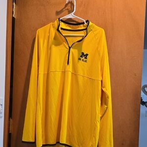 Colosseum Men's Yellow and Navy Quarter-Zip Pullover